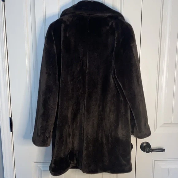 BCBG Maxazria Faux Fur Coat! Brand New! - Picture 5 of 6